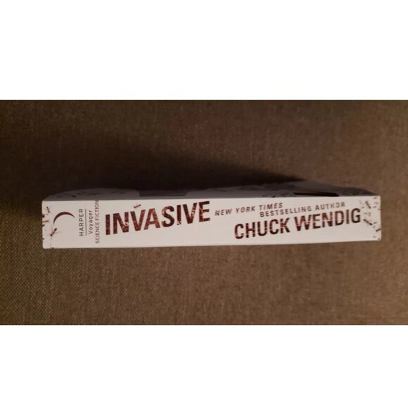 Invasive by Chuck Wendig Sci-fi Paperback Book Novel Genetic Insect Ant Invasion - Picture 3 of 4